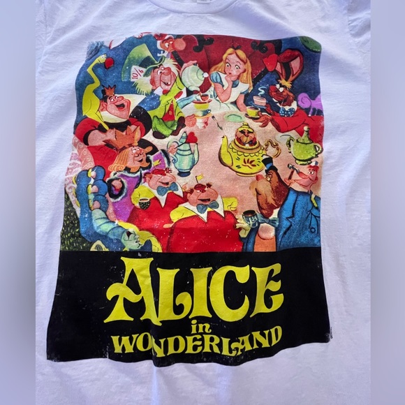 Alice in Wonderland Graphic Tee Shirt size Large - Picture 3 of 5